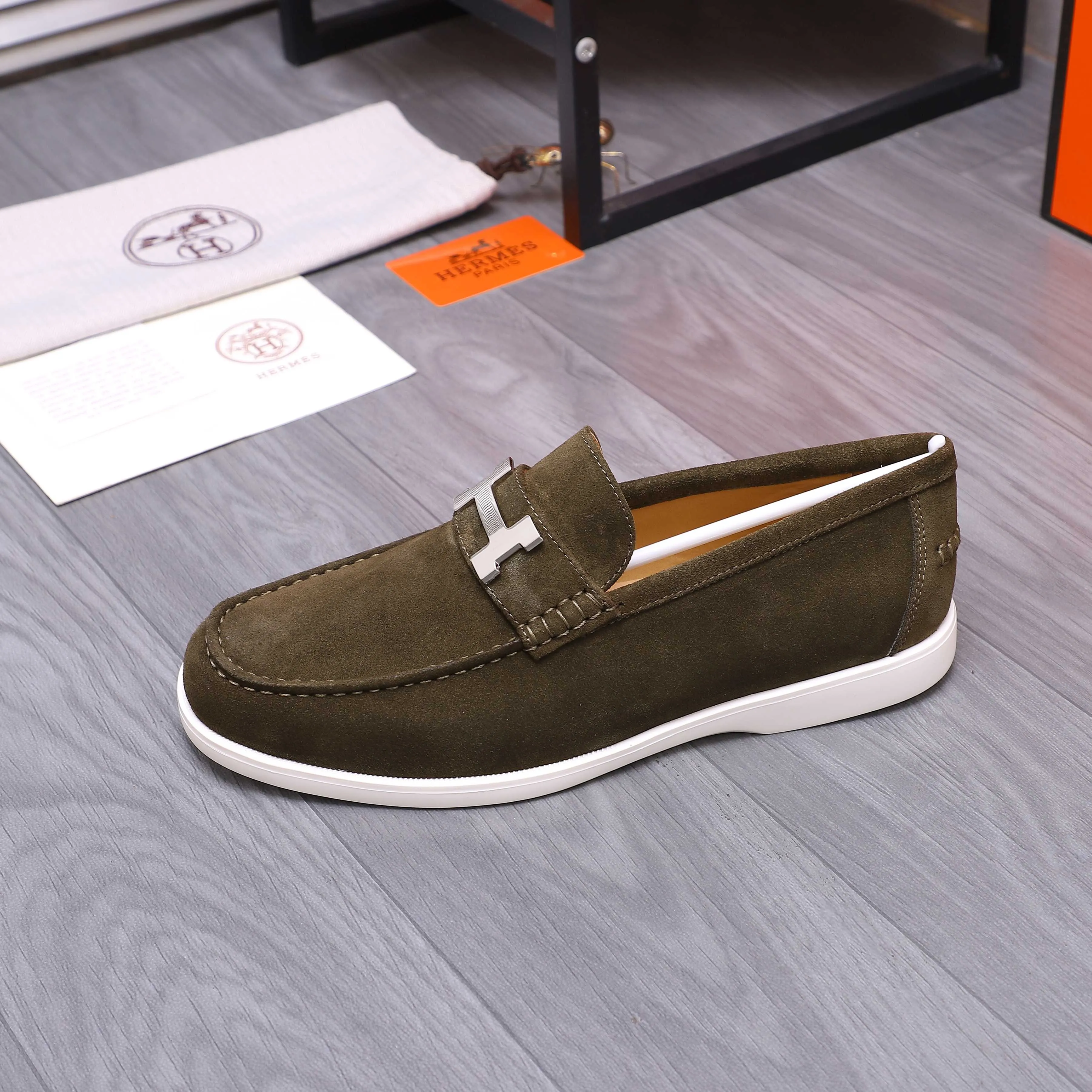 Men's shoes 💰p560 Product trademark: HERMES "Hermès" casual slip-on men's shoes. Regular size: 38-46 (45.46 is custom-made and non-refundable) Product materials: Selected frosted cowhide upper, cowhide lining, original foam rubber ultra-light sole